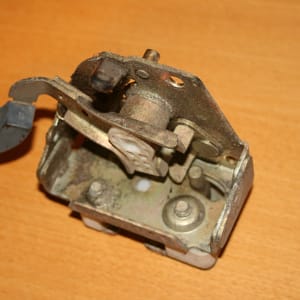 Deurslot rechts achterportier, auto onderdeel 2CV