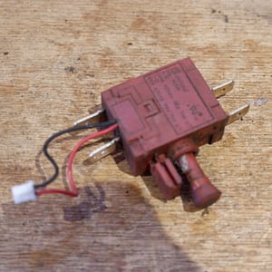 schakelaar 4851 430 0591-A Stihl accu heggeschaar onderdeel